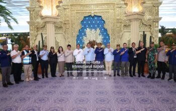 Wamen PANRB Pastikan Kelancaran Arus Mudik di Gerbang Udara Soekarno-Hatta