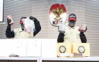 KPK Tetapkan Bupati dan Sekda Cilacap Sebagai Tersangka Pemerasan “Setoran THR”