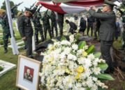 Menhan Sjafrie Sjamsoeddin Hadiri Pemakaman Mayjen TNI (Purn) Tayo Tarmadi di TMP Cikutra