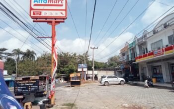 Hati hati berbelanja di Alfamaret Jl. Raden Gunawan Sering Terjadi Kehilangan Motor dan Kasir inisial ML. Tidak ada Etika dan prilaku Buruk.