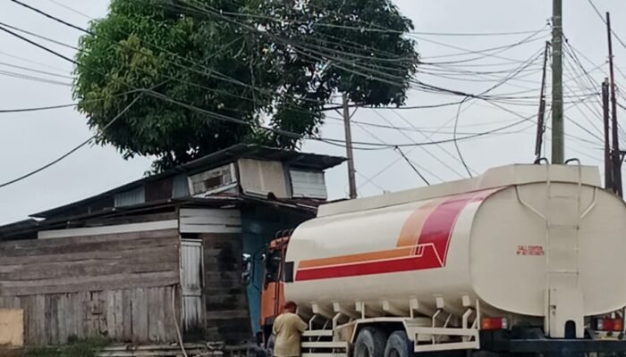 Diduga Gudang BBM Bersubsidi Bebas Beroperasi di Bathin Solapan Kapolsek Bungkam Saat Dikonfirmasi