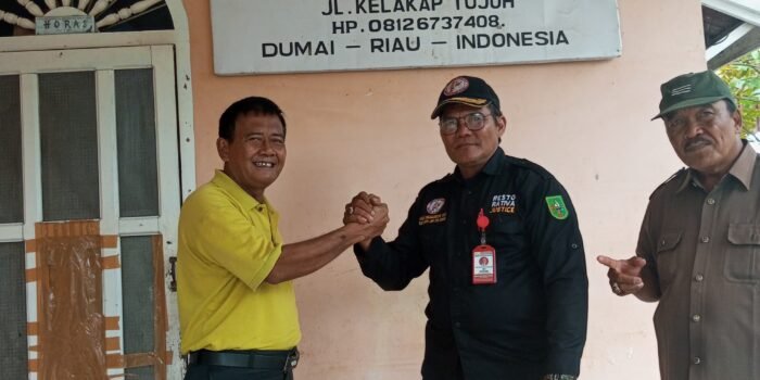 Kepolisian di minta Bertindak Tegas.”Tanah Ibrahim di RT 12 ” di Serobot , Tanah di Kavling dan di Jual . “Ada RT Lain diluar RT 12 Tanda tangani Surat Tanah”