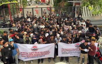PBRI Aksi di Kantor Tempo Desak Membawa Berita Harus PAKAI DATA, BUKAN TEBAK-TEBAKAN! HENTIKAN DISINFORMASI DAN KEMBALIKAN KEDAULATAN INFORMASI