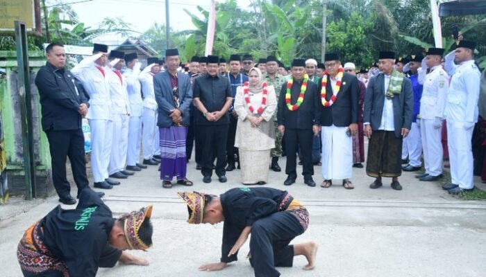 Peringatan Hari Santri 2026 di Ponpes Nurul Hidayah, Bupati Kasmarni Minta Santri Kuasai Iptek Menuju Indonesia Emas